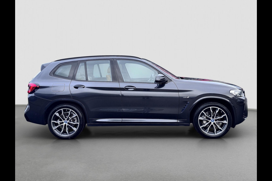 BMW X3 XDrive30e M-Sport | Pano | Elektrische stoelen | Trekhaak | Sfeerverlichting | Keyless | Carplay | Dealer onderhouden
