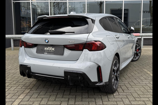 BMW 1-serie 120i High Executive M Sport Pakket Automaat / Panoramadak / Head-Up Display / Live Cockpit Professional / Comfort Access / Adaptief M Onderstel / Sportstoelen / Adaptieve LED-koplamp / Driving Assistant / 19 Inch / Stoelverwarming / M Sportremsysteem