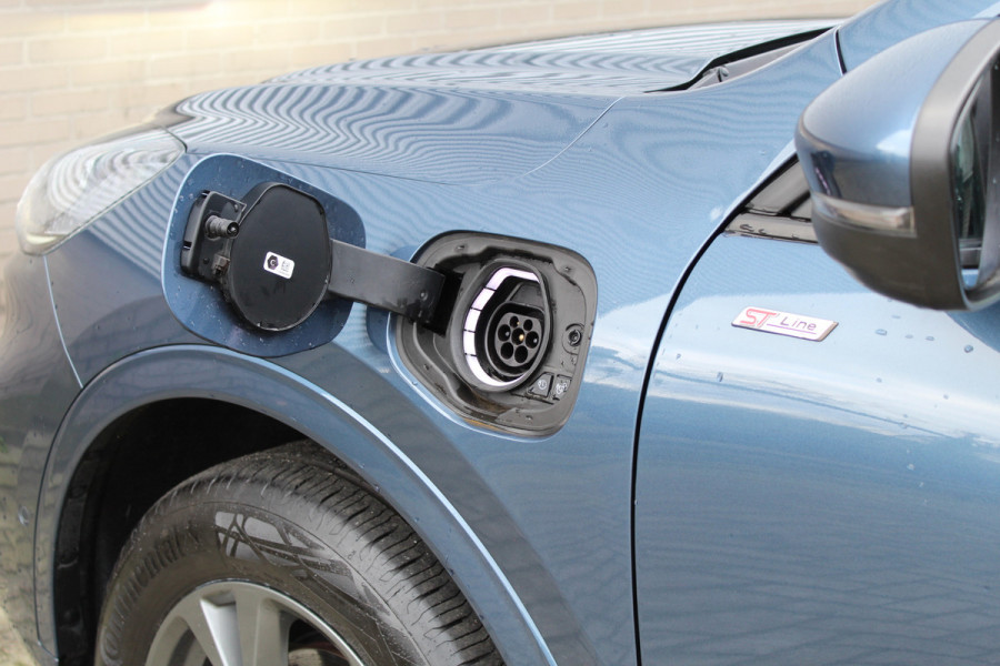 Ford Kuga 2.5 PHEV ST-Line X | Trekhaak | B&O | BLIS | Head up | Winterpack