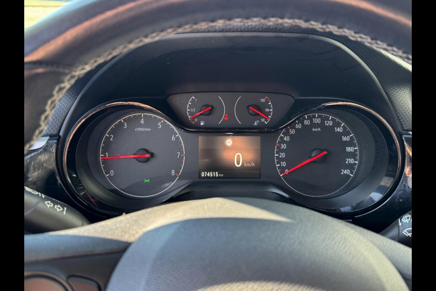 Opel Corsa 1.2 BLACK Edition - Navigatie / Apple CarPlay I Airco I PDC I Sport velgen I Dealer onderhouden