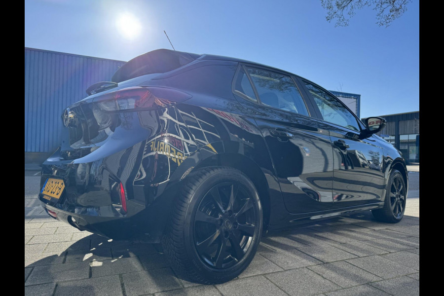 Opel Corsa 1.2 BLACK Edition - Navigatie / Apple CarPlay I Airco I PDC I Sport velgen I Dealer onderhouden