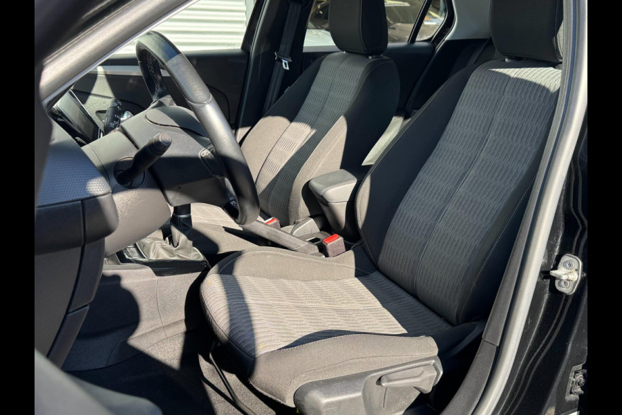 Opel Corsa 1.2 BLACK Edition - Navigatie / Apple CarPlay I Airco I PDC I Sport velgen I Dealer onderhouden