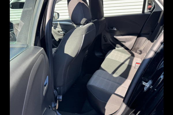 Opel Corsa 1.2 BLACK Edition - Navigatie / Apple CarPlay I Airco I PDC I Sport velgen I Dealer onderhouden
