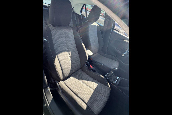 Opel Corsa 1.2 BLACK Edition - Navigatie / Apple CarPlay I Airco I PDC I Sport velgen I Dealer onderhouden