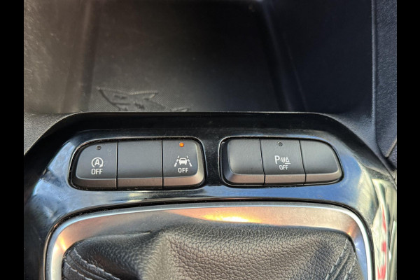 Opel Corsa 1.2 BLACK Edition - Navigatie / Apple CarPlay I Airco I PDC I Sport velgen I Dealer onderhouden