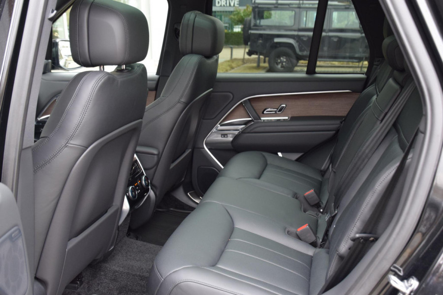 Land Rover Range Rover P460e HSE PHEV | 4 Wheel Steering | Soft Close | 23 SV''