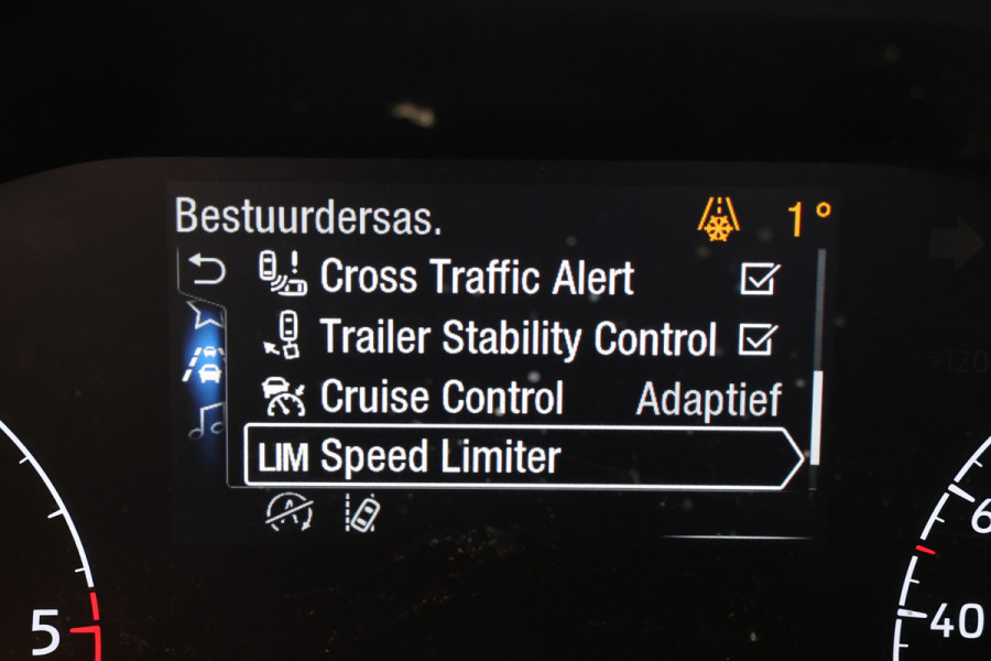 Ford Transit Connect 1.5 EcoBlue 120 PK L2 AUT | ACC | BLIS | Sortimo betimmering | Bi-Xenon | Stoelverwarming | Camera | Trekhaak | Elek. spiegels | 3-Zitter | Nieuwe APK | Dealer onderhouden