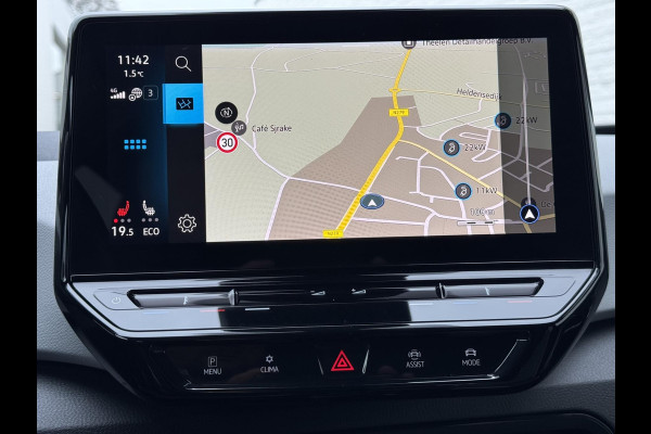 Volkswagen ID.3 First Plus 58 kWh SOH 86% Adaptive cruise Climate Stuur-/stoelverwarming Navi Apple / Android DAB