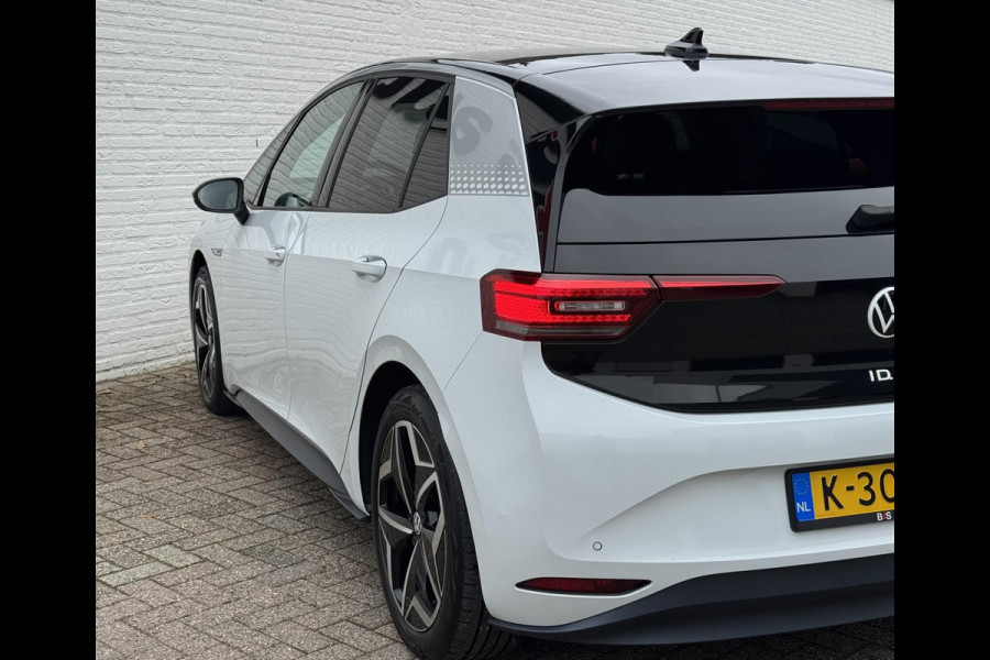 Volkswagen ID.3 First Plus 58 kWh SOH 86% Adaptive cruise Climate Stuur-/stoelverwarming Navi Apple / Android DAB