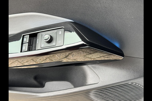 Volkswagen ID.3 First Plus 58 kWh SOH 86% Adaptive cruise Climate Stuur-/stoelverwarming Navi Apple / Android DAB