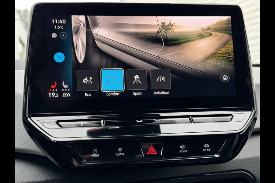 Volkswagen ID.3 First Plus 58 kWh SOH 86% Adaptive cruise Climate Stuur-/stoelverwarming Navi Apple / Android DAB