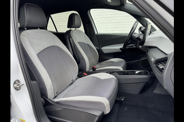 Volkswagen ID.3 First Plus 58 kWh SOH 86% Adaptive cruise Climate Stuur-/stoelverwarming Navi Apple / Android DAB