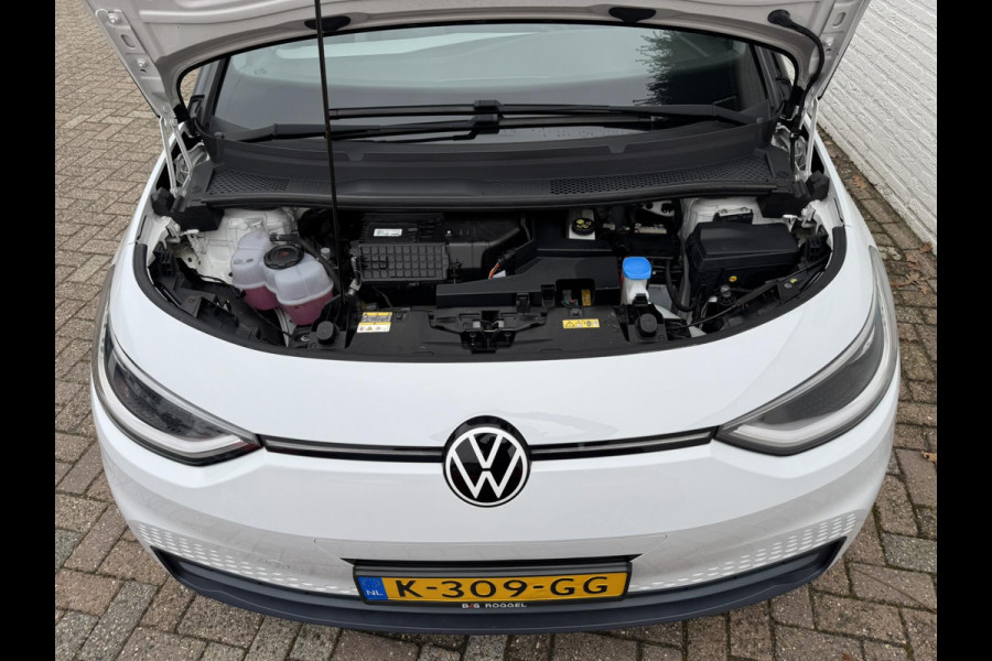 Volkswagen ID.3 First Plus 58 kWh SOH 86% Adaptive cruise Climate Stuur-/stoelverwarming Navi Apple / Android DAB