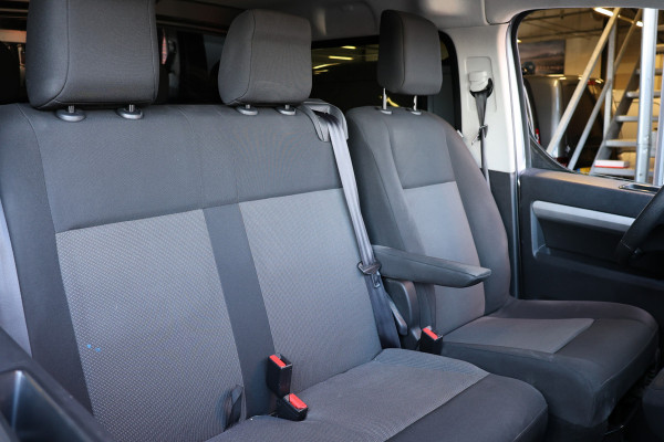 Opel Vivaro 2.0 DC 145 PK L2 AUT | Dubbel cabine | 6-Zitter | Navigatie | CarPlay | Trekhaak | DAB | Airco | Cruise control | F1 Flippers | Betimmering | Nieuwe APK | Dealer onderhouden | 6 maanden garantie