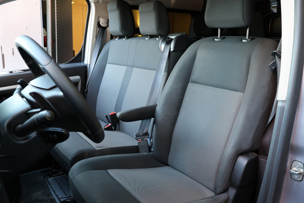 Opel Vivaro 2.0 DC 145 PK L2 AUT | Dubbel cabine | 6-Zitter | Navigatie | CarPlay | Trekhaak | DAB | Airco | Cruise control | F1 Flippers | Betimmering | Nieuwe APK | Dealer onderhouden | 6 maanden garantie