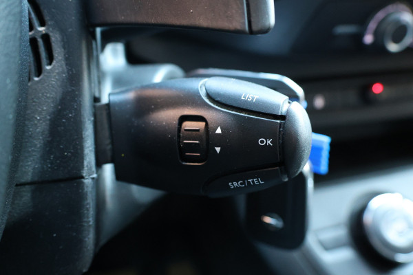 Opel Vivaro 2.0 DC 145 PK L2 AUT | Dubbel cabine | 6-Zitter | Navigatie | CarPlay | Trekhaak | DAB | Airco | Cruise control | F1 Flippers | Betimmering | Nieuwe APK | Dealer onderhouden | 6 maanden garantie