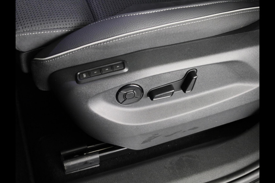 Škoda Kodiaq Sportline Business PHEV 1.5 TSI 204 pk 6 versn. DSG | Panoramadak | Trekhaak | Light & View | Elek. stoel | Adaptive Cruise | Blind Spot |