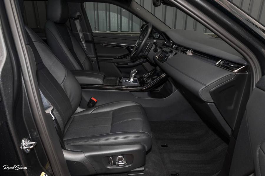 Land Rover Range Rover Evoque 1.5 P300e AWD R-Dynamic SE | Adaptieve cruise | Zwenkbare trekhaak | Premium audio | Apple carplay |