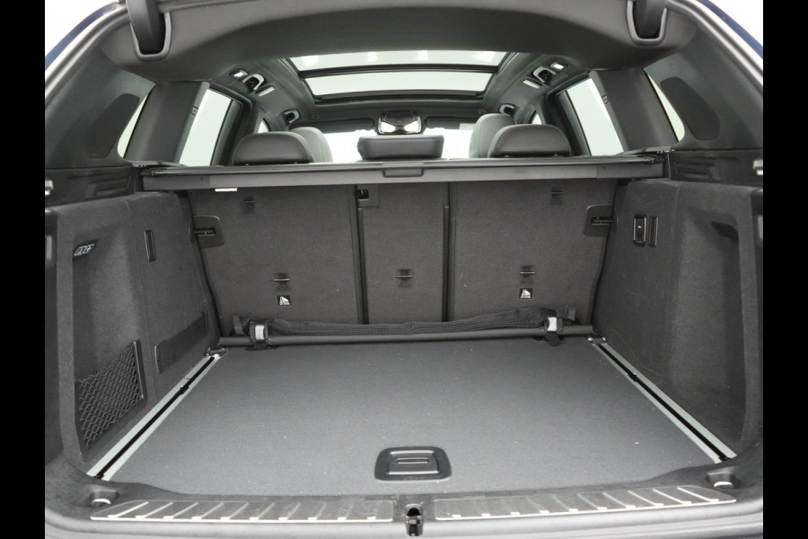 BMW X3 xDrive20i M Sport Shadow 184pk Dealer O.H | Trekhaak af Fabriek | Panodak | Adaptive Cruise | Sportstoelen Memory | Harman Kardon |  Head Up | 19"L.M | BLIS |