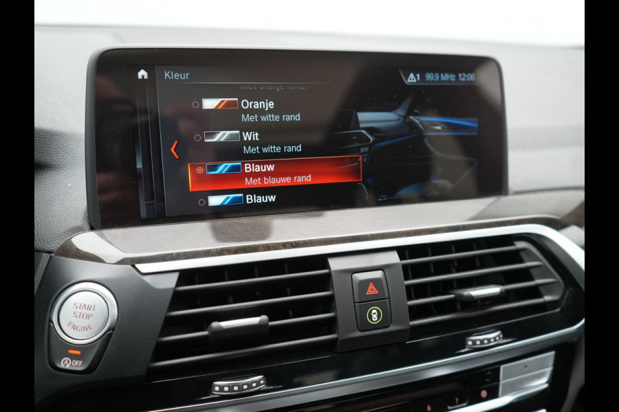 BMW X3 xDrive20i M Sport Shadow 184pk Dealer O.H | Trekhaak af Fabriek | Panodak | Adaptive Cruise | Sportstoelen Memory | Harman Kardon |  Head Up | 19"L.M | BLIS |