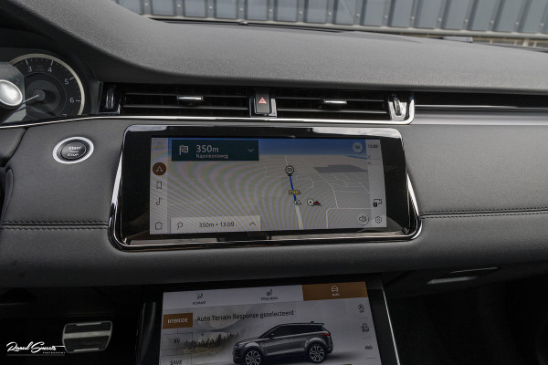 Land Rover Range Rover Evoque 1.5 P300e AWD R-Dynamic SE | Adaptieve cruise | Zwenkbare trekhaak | Premium audio | Apple carplay |