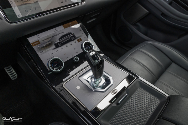 Land Rover Range Rover Evoque 1.5 P300e AWD R-Dynamic SE | Adaptieve cruise | Zwenkbare trekhaak | Premium audio | Apple carplay |