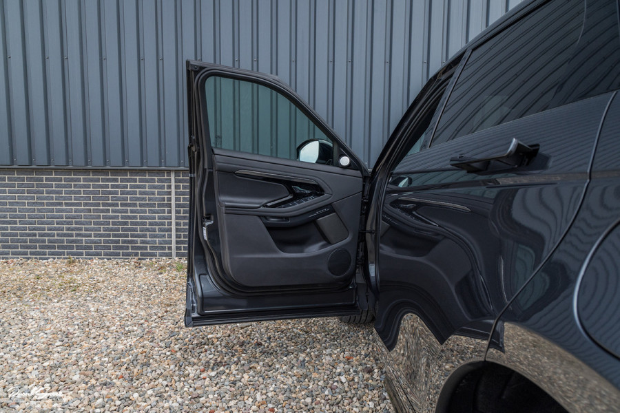 Land Rover Range Rover Evoque 1.5 P300e AWD R-Dynamic SE | Adaptieve cruise | Zwenkbare trekhaak | Premium audio | Apple carplay |