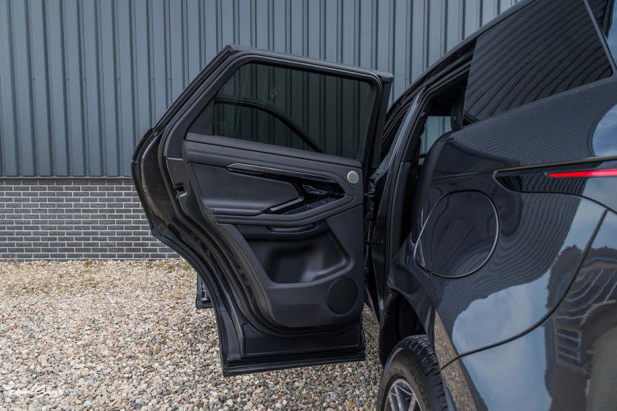 Land Rover Range Rover Evoque 1.5 P300e AWD R-Dynamic SE | Adaptieve cruise | Zwenkbare trekhaak | Premium audio | Apple carplay |