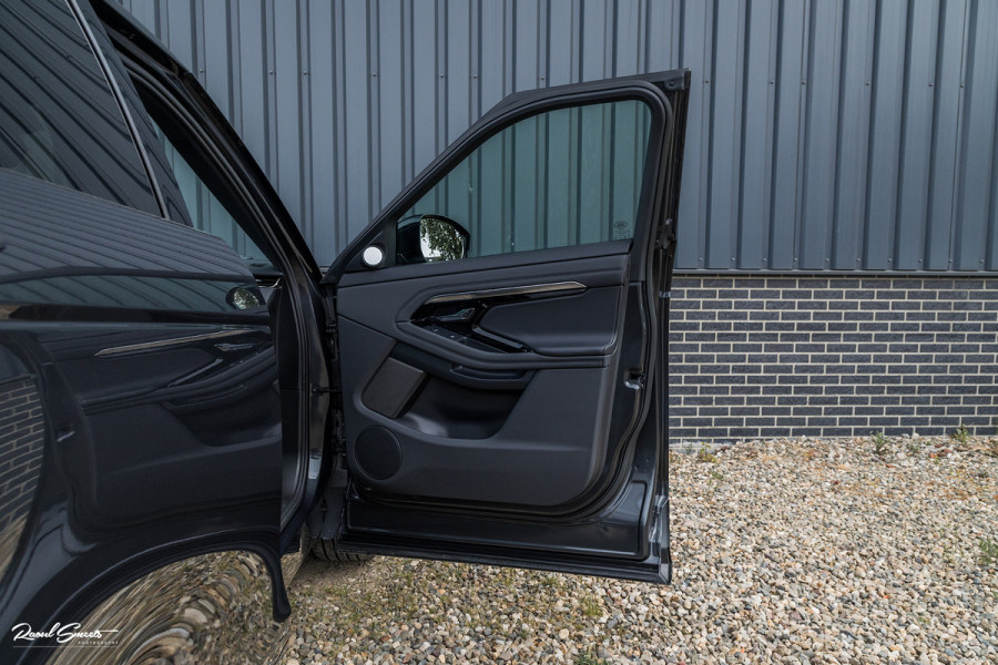 Land Rover Range Rover Evoque 1.5 P300e AWD R-Dynamic SE | Adaptieve cruise | Zwenkbare trekhaak | Premium audio | Apple carplay |