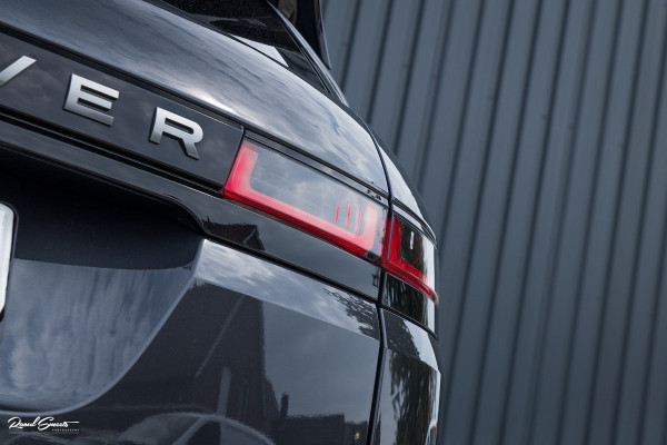 Land Rover Range Rover Evoque 1.5 P300e AWD R-Dynamic SE | Adaptieve cruise | Zwenkbare trekhaak | Premium audio | Apple carplay |