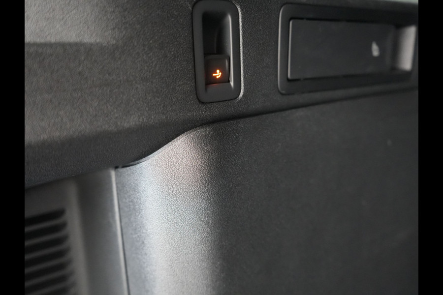 Volkswagen Tiguan 1.5 eHybrid PHEV Life Edition Plug In Hybrid 204pk Dealer O.H | Trekhaak af Fabriek | Adaptive Cruise | Parkassist | IQ Drive | Stuur & Stoelverwarming | Apple Carplay | Virtual | BLIS | Camera | Sfeerverlichting |