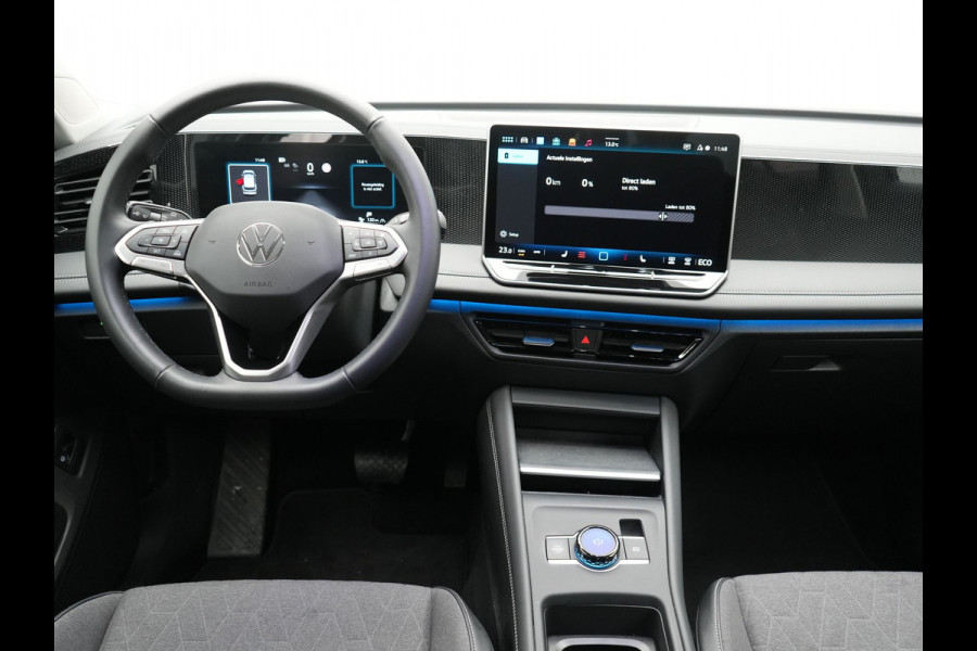 Volkswagen Tiguan 1.5 eHybrid PHEV Life Edition Plug In Hybrid 204pk Dealer O.H | Trekhaak af Fabriek | Adaptive Cruise | Parkassist | IQ Drive | Stuur & Stoelverwarming | Apple Carplay | Virtual | BLIS | Camera | Sfeerverlichting |