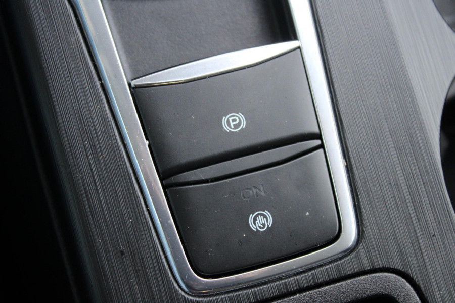 Ford Kuga 2.5 PHEV Titanium 243pk | Driver Assistance Pack | Trekhaak Afneembaar | 2.100kg Trekgewicht | Michelin Cross Climate banden