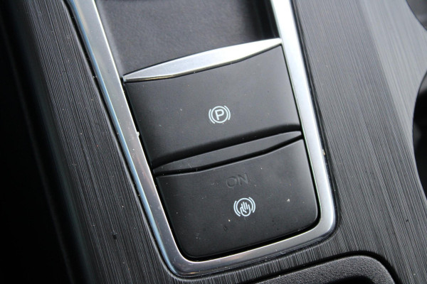 Ford Kuga 2.5 PHEV Titanium 243pk | Driver Assistance Pack | Trekhaak Afneembaar | 2.100kg Trekgewicht | Michelin Cross Climate banden