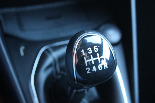 Ford Fiesta 1.0 EcoBoost Hybrid Titanium | Navigatie | LED | Cruise Control | Climate Control | DAB