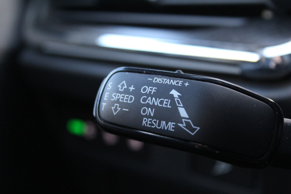 Škoda ENYAQ Coupé iV 80 RS | BTW-Auto | Panoramadak | Trekhaak | BLIS | Stoelverwarming