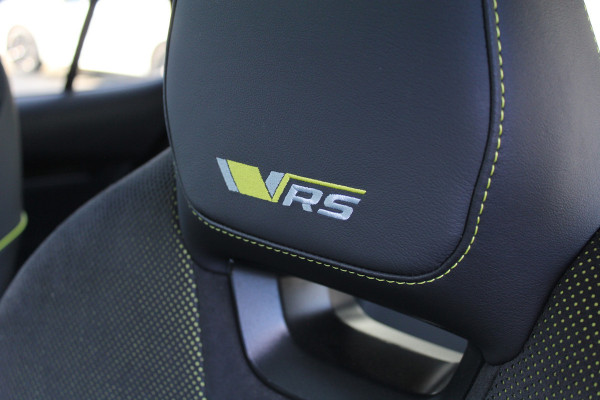 Škoda ENYAQ Coupé iV 80 RS | BTW-Auto | Panoramadak | Trekhaak | BLIS | Stoelverwarming