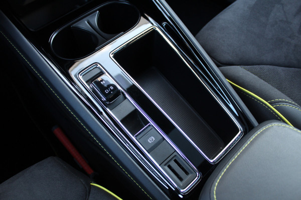 Škoda ENYAQ Coupé iV 80 RS | BTW-Auto | Panoramadak | Trekhaak | BLIS | Stoelverwarming