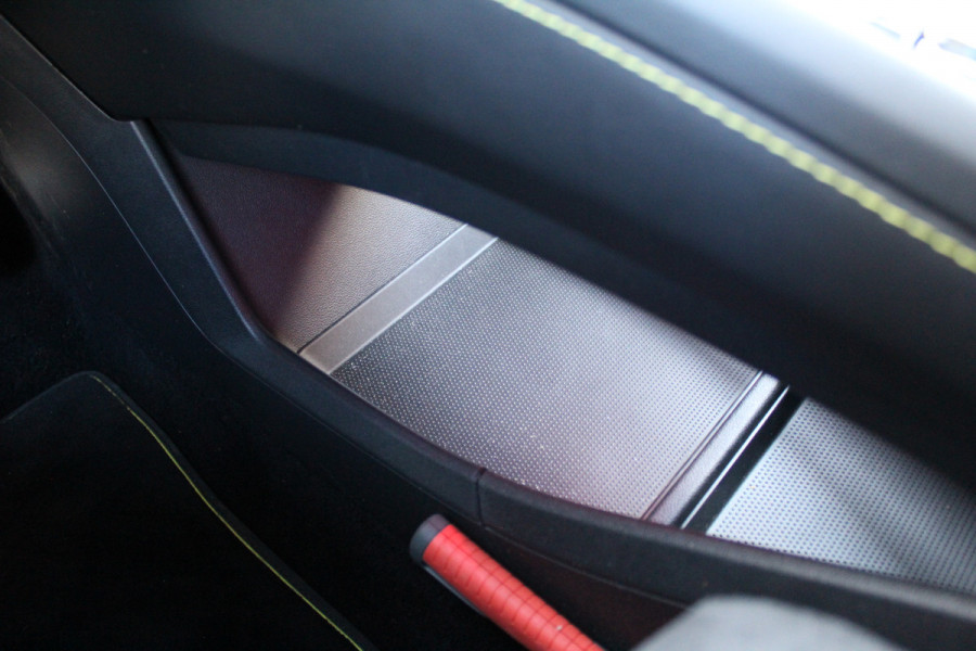 Škoda ENYAQ Coupé iV 80 RS | BTW-Auto | Panoramadak | Trekhaak | BLIS | Stoelverwarming