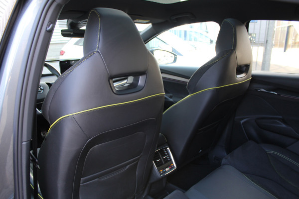 Škoda ENYAQ Coupé iV 80 RS | BTW-Auto | Panoramadak | Trekhaak | BLIS | Stoelverwarming