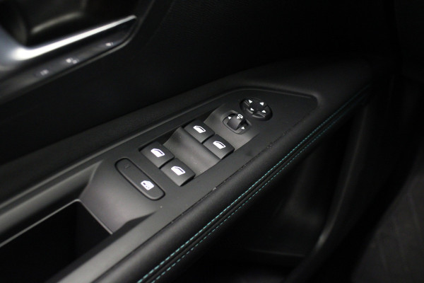 Peugeot 3008 1.2 PureTech Allure Pack Business |Stoelverwarming|Camera|Navi|