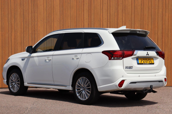 Mitsubishi Outlander 2.4 PHEV Pure+ org. NL-auto trekhaak camera stoelverw.