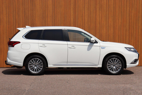 Mitsubishi Outlander 2.4 PHEV Pure+ org. NL-auto trekhaak camera stoelverw.