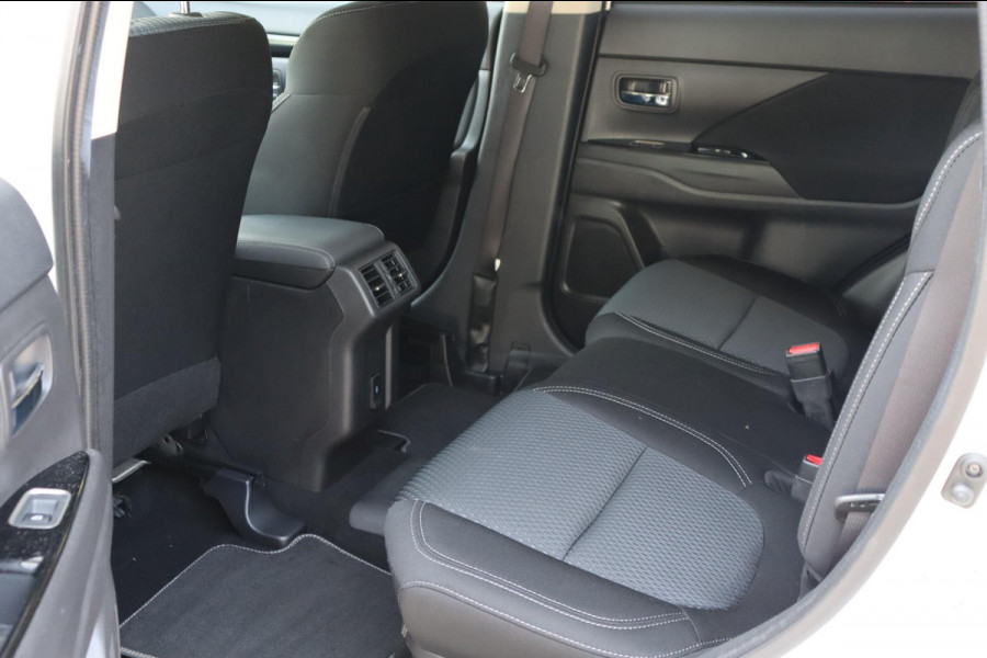 Mitsubishi Outlander 2.4 PHEV Pure+ org. NL-auto trekhaak camera stoelverw.