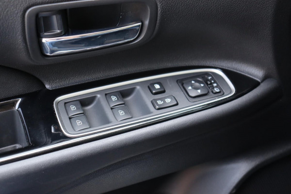 Mitsubishi Outlander 2.4 PHEV Pure+ org. NL-auto trekhaak camera stoelverw.