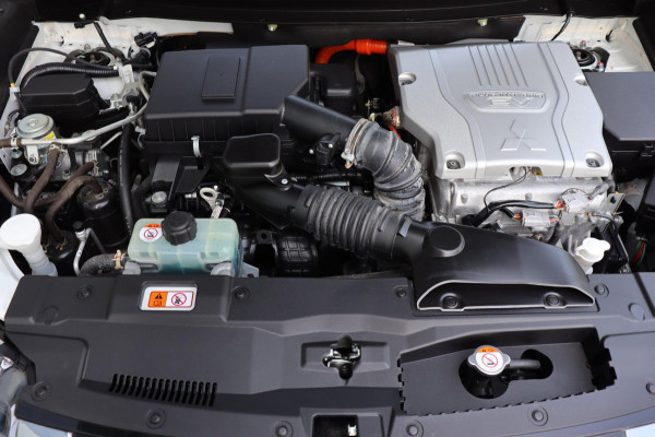 Mitsubishi Outlander 2.4 PHEV Pure+ org. NL-auto trekhaak camera stoelverw.