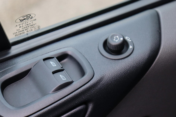 Ford Transit Custom 300 2.0 TDCI L2H1 Trend Org.NL leer 3 zits volle uitvoering