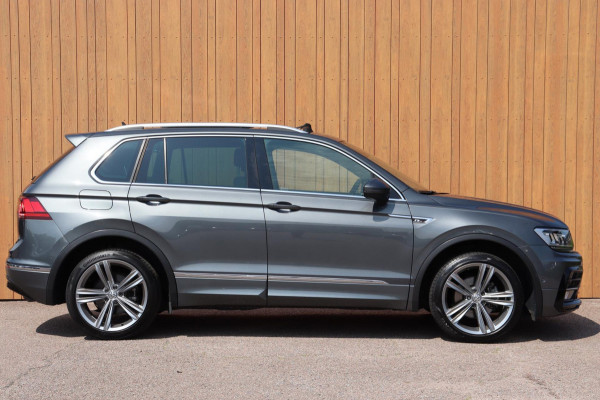 Volkswagen Tiguan 1.5 TSI ACT Highline Business R-Line org.NL schuifdak camera el.klep stoelverw.