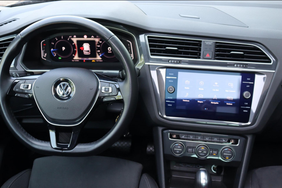 Volkswagen Tiguan 1.5 TSI ACT Highline Business R-Line org.NL schuifdak camera el.klep stoelverw.
