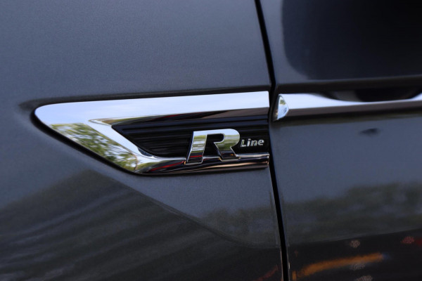 Volkswagen Tiguan 1.5 TSI ACT Highline Business R-Line org.NL schuifdak camera el.klep stoelverw.